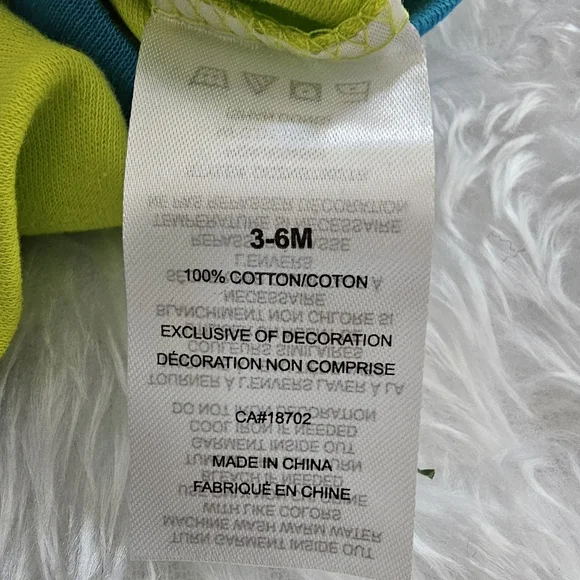 BNWT Onesis - Picture 3 of 3